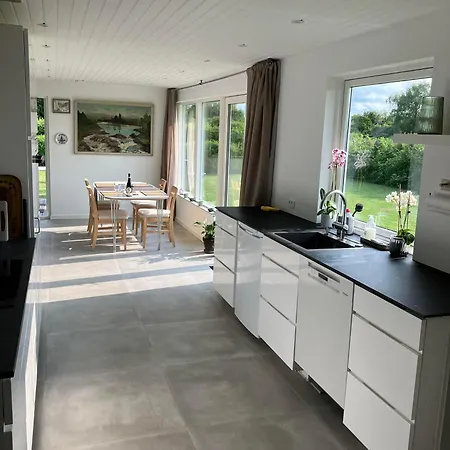 Newly Renovated House In Beautiful Hyllingeriis! Casa de Férias *