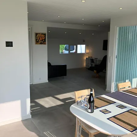 Newly Renovated House In Beautiful Hyllingeriis! Casa de Férias *